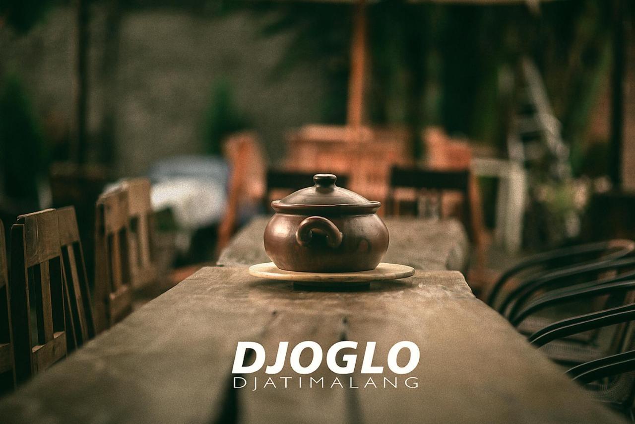 Djoglo Djatimalang Guesthouse Blitar エクステリア 写真
